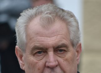 Zeman varuje před neonacisty – a ti jej berou jako jednoho z nich?
