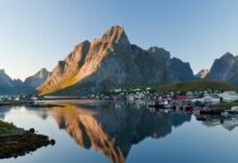 Válení na pláži odzvonilo: Novým trendem jsou pěší turistika, hory a krásy přírody