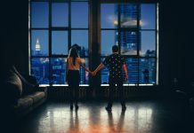 Může být obyčejný muž šťastný s bohémskou ženou?