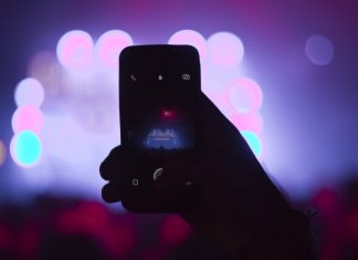 Je natáčení koncertů na telefon opravdu nezbytné?
