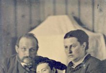 Fotografie post mortem – mrazivý fenomén viktoriánské doby